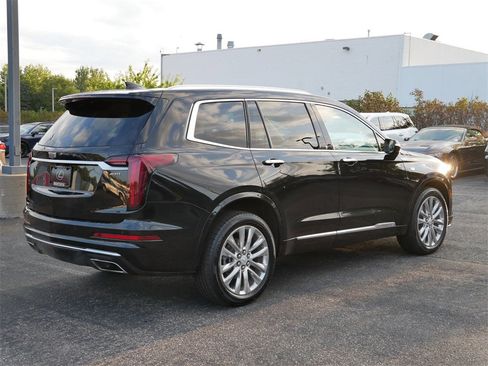 Used 2022 Cadillac XT6 Premium Luxury image 5
