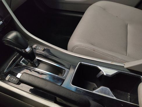 Used 2017 Honda Accord EX-L image 26