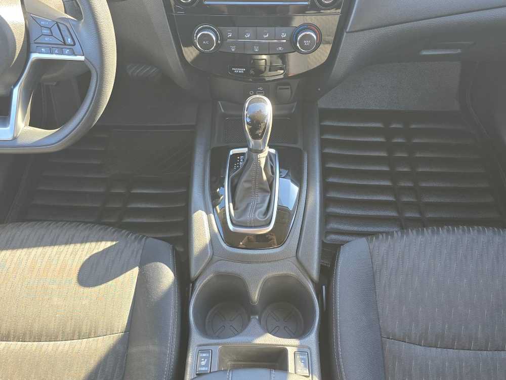 Used 2019 Nissan Rogue SV AWD/4WD image 13