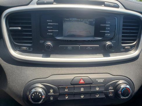 Used 2016 Kia Sorento AWD image 23