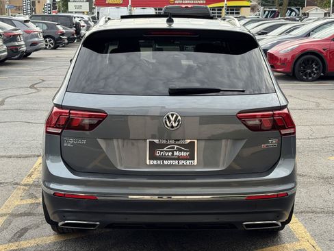 Used 2018 Volkswagen Tiguan SEL Premium w/ 3rd Row Seat Package AWD/4WD image 6
