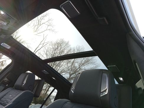 Certified 2025 Cadillac Escalade Sport Platinum w/ LPO, ONYX Package image 15