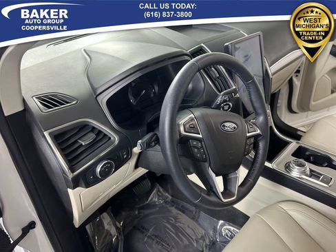Used 2022 Ford Edge Titanium image 11