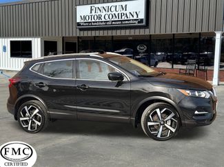 Used 2022 Nissan Rogue Sport SL video 1