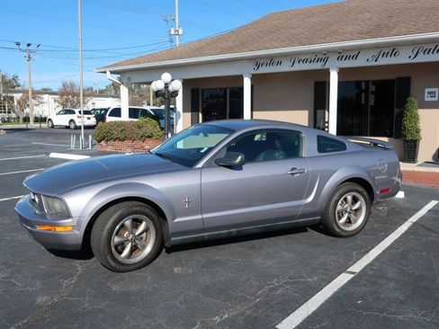 Used 2006 Ford Mustang Premium image 10