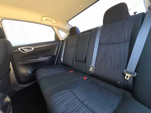 Used 2019 Nissan Sentra SV FWD image 11