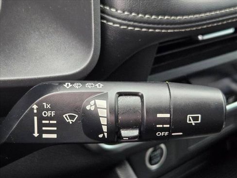 Used 2023 Nissan Rogue SV FWD image 18