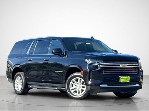 Used 2024 Chevrolet Suburban LT image 2