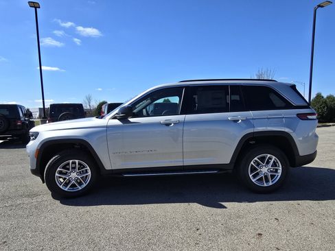 New 2025 Jeep Grand Cherokee Laredo X image 10