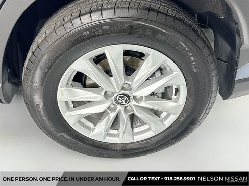 Used 2024 Toyota Corolla Cross LE w/ Moonroof Package AWD/4WD image 30