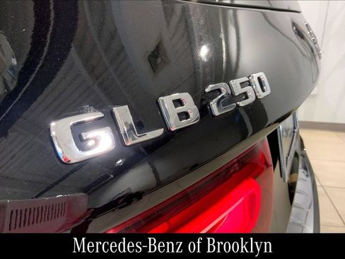 Certified 2023 Mercedes-Benz GLB 250 4MATIC image 12