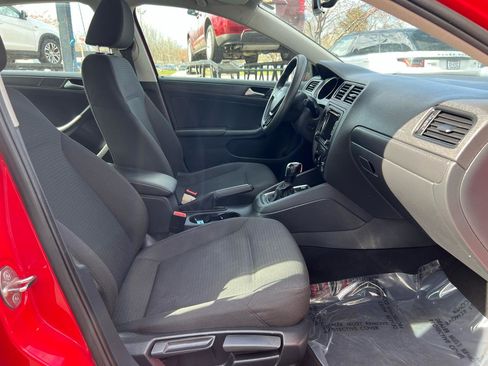 Used 2015 Volkswagen Jetta S image 16