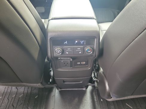 Used 2023 GMC Acadia Denali w/ Denali Ultimate Package AWD/4WD image 12