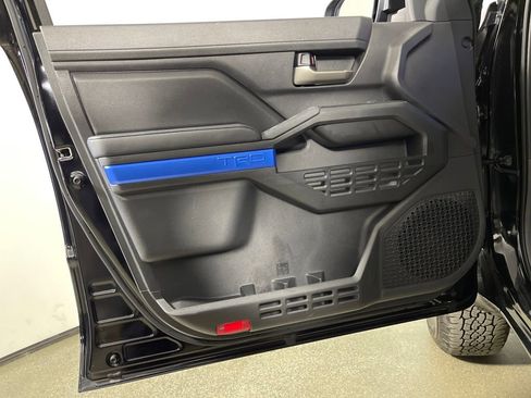 Certified 2025 Toyota Tacoma TRD Off-Road image 17