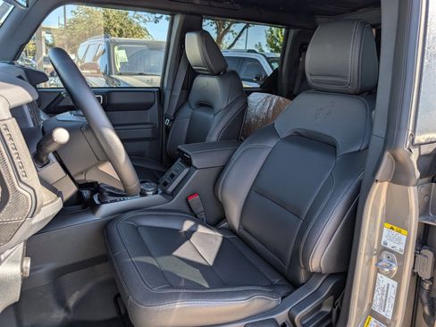 New 2025 Ford Bronco Badlands image 24
