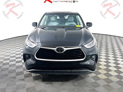 Used 2022 Toyota Highlander LE