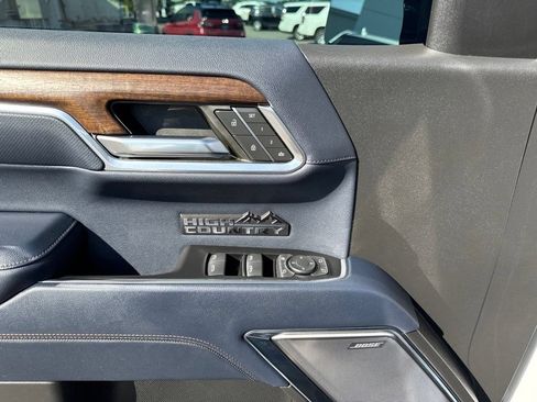 Used 2023 Chevrolet Silverado 1500 High Country w/ High Country Premium Package AWD/4WD image 11