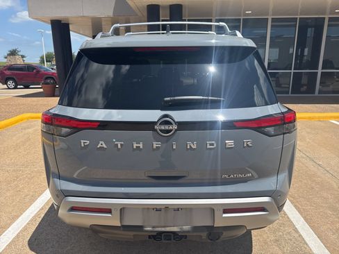 Used 2023 Nissan Pathfinder Platinum FWD image 6