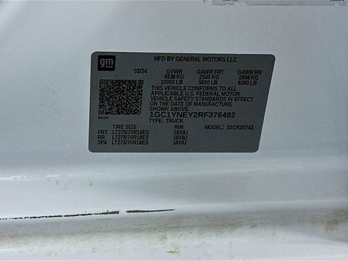 Used 2024 Chevrolet Silverado 2500 LT image 36