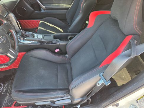 Used 2014 Scion FR-S RWD image 8