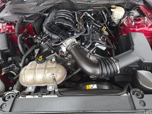 Used 2016 Ford Mustang Coupe RWD image 11