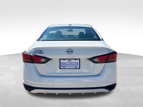 Used 2025 Nissan Altima 2.5 SV FWD image 6