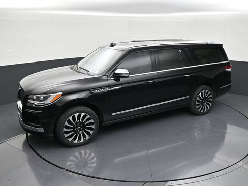 Used 2024 Lincoln Navigator L Black Label AWD/4WD image 13