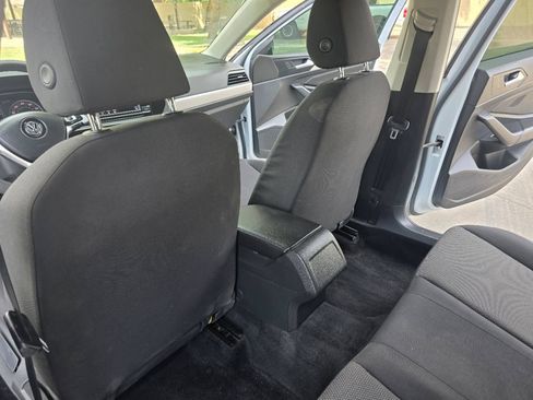 Used 2019 Volkswagen Jetta SE FWD image 21