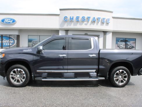 Used 2022 Chevrolet Silverado 1500 High Country w/ Z71 Off-Road Package AWD/4WD image 1
