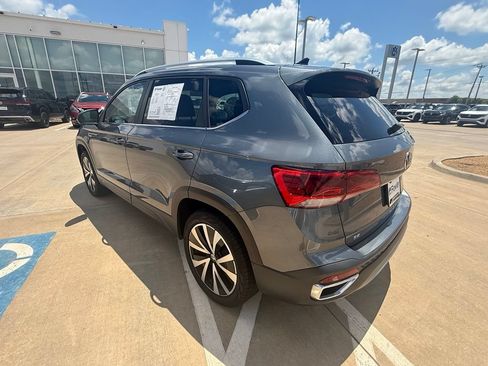 Certified 2023 Volkswagen Taos SE FWD image 8