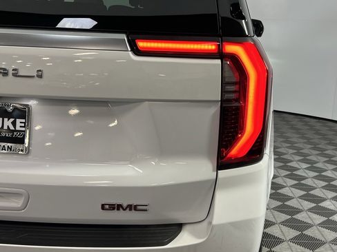Used 2025 GMC Yukon XL Denali image 14