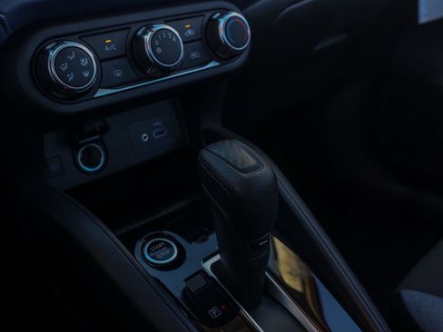 New 2025 Nissan Versa SV image 36