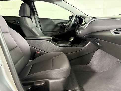 Used 2024 Chevrolet Malibu LT image 13