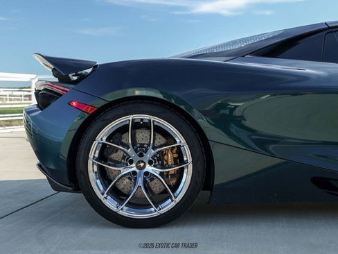 Used 2022 McLaren 720S Spider image 10