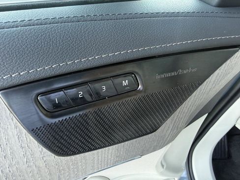 Used 2023 Volvo XC90 T8 Ultimate image 12