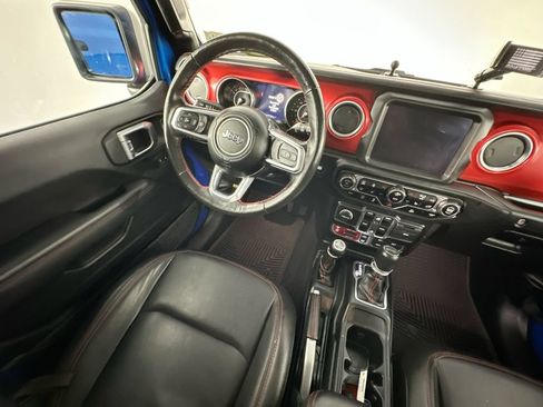 Used 2022 Jeep Wrangler Unlimited Rubicon w/ LED Lighting Group AWD/4WD image 9