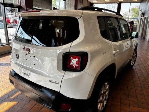 Used 2020 Jeep Renegade Latitude image 10
