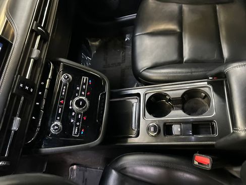 Used 2021 Lincoln Corsair FWD w/ Convenience Package image 30