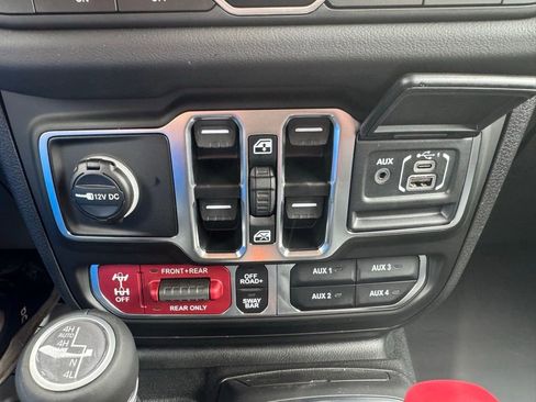 New 2025 Jeep Wrangler Unlimited Rubicon 392 image 32