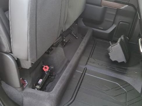 Used 2021 Chevrolet Silverado 1500 High Country w/ Technology Package image 16