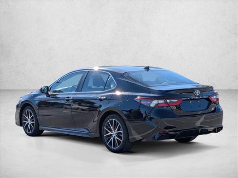 Used 2024 Toyota Camry SE image 8