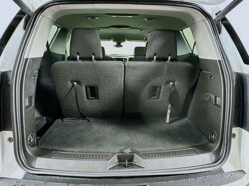 Used 2023 GMC Acadia SLE w/ Driver Convenience Package image 30