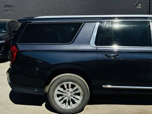 Used 2023 GMC Yukon XL SLT AWD/4WD image 4