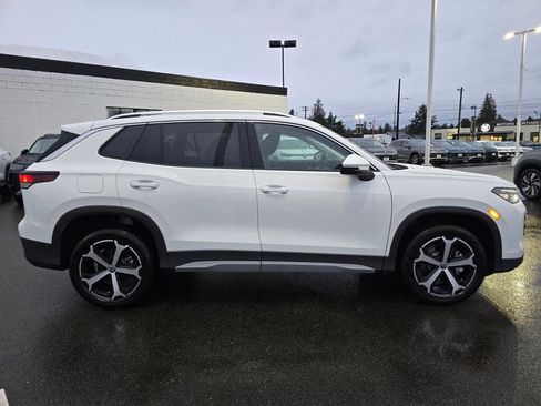 New 2026 Volkswagen Tiguan SE image 3