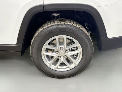 New 2025 Jeep Grand Cherokee L Laredo w/ Luxury Tech Group I image 49