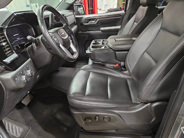 Used 2025 GMC Sierra 1500 SLT AWD/4WD image 8