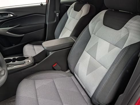 New 2026 Chevrolet Trax LS w/ LS Convenience Package FWD image 9