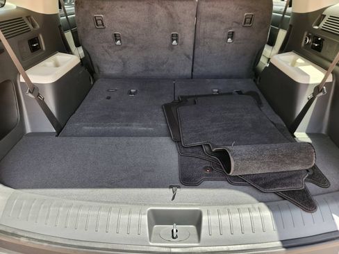 Used 2025 Hyundai Santa Fe SEL FWD image 31