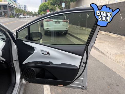 Used 2016 Toyota Prius Two FWD image 9