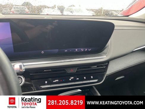 Used 2024 Buick Envision Preferred AWD/4WD image 9